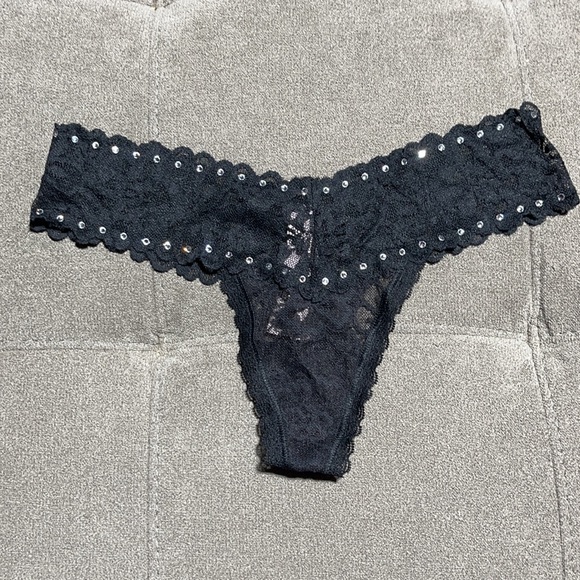 🥰🥰Victoria’s Secret Floral Lace with Bling Thong🥰🥰 - Picture 3 of 5
